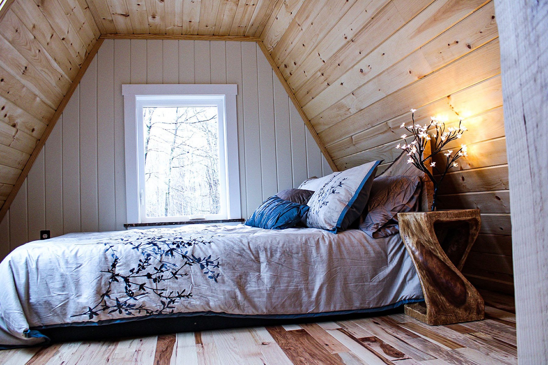 Comfortable loft bed in the Sky Frame